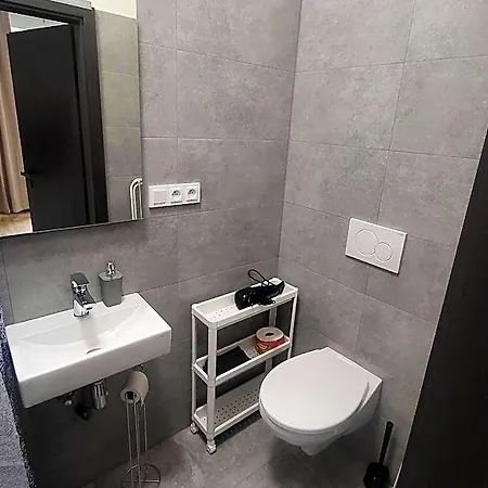 Hotel Apartma Elisa 4*